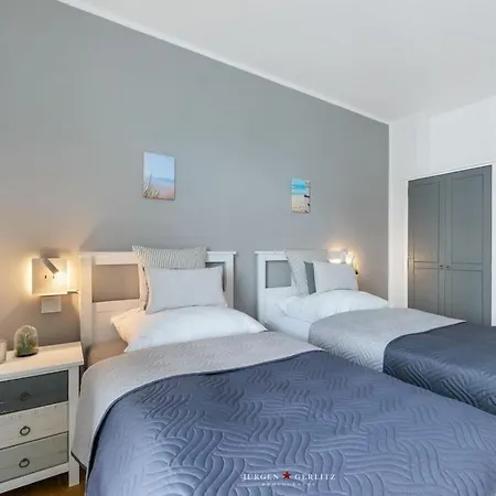 With 2 Bedrooms *